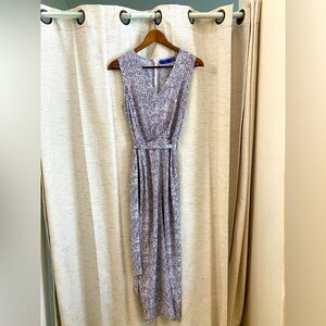 Flowy Pantsuit with V-Neck and Tie-Waist